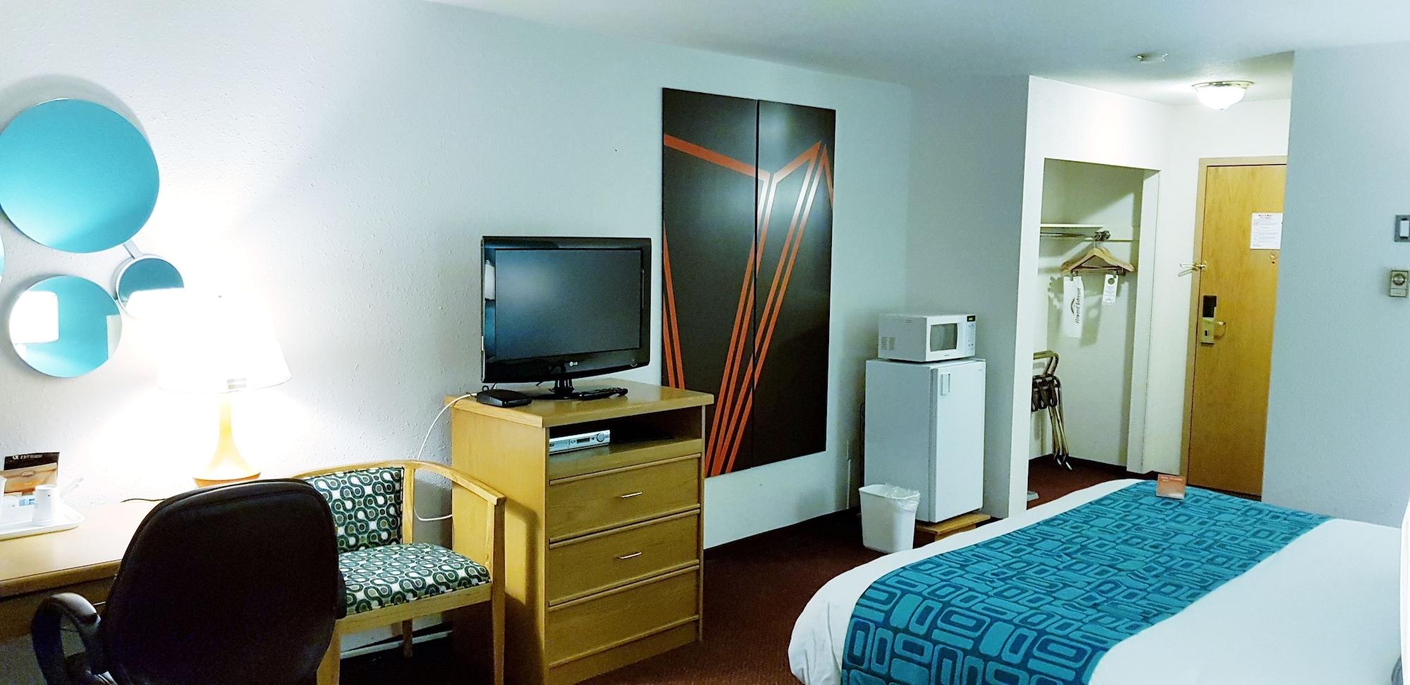 Howard Johnson By Wyndham Fort St. John Bagian luar foto