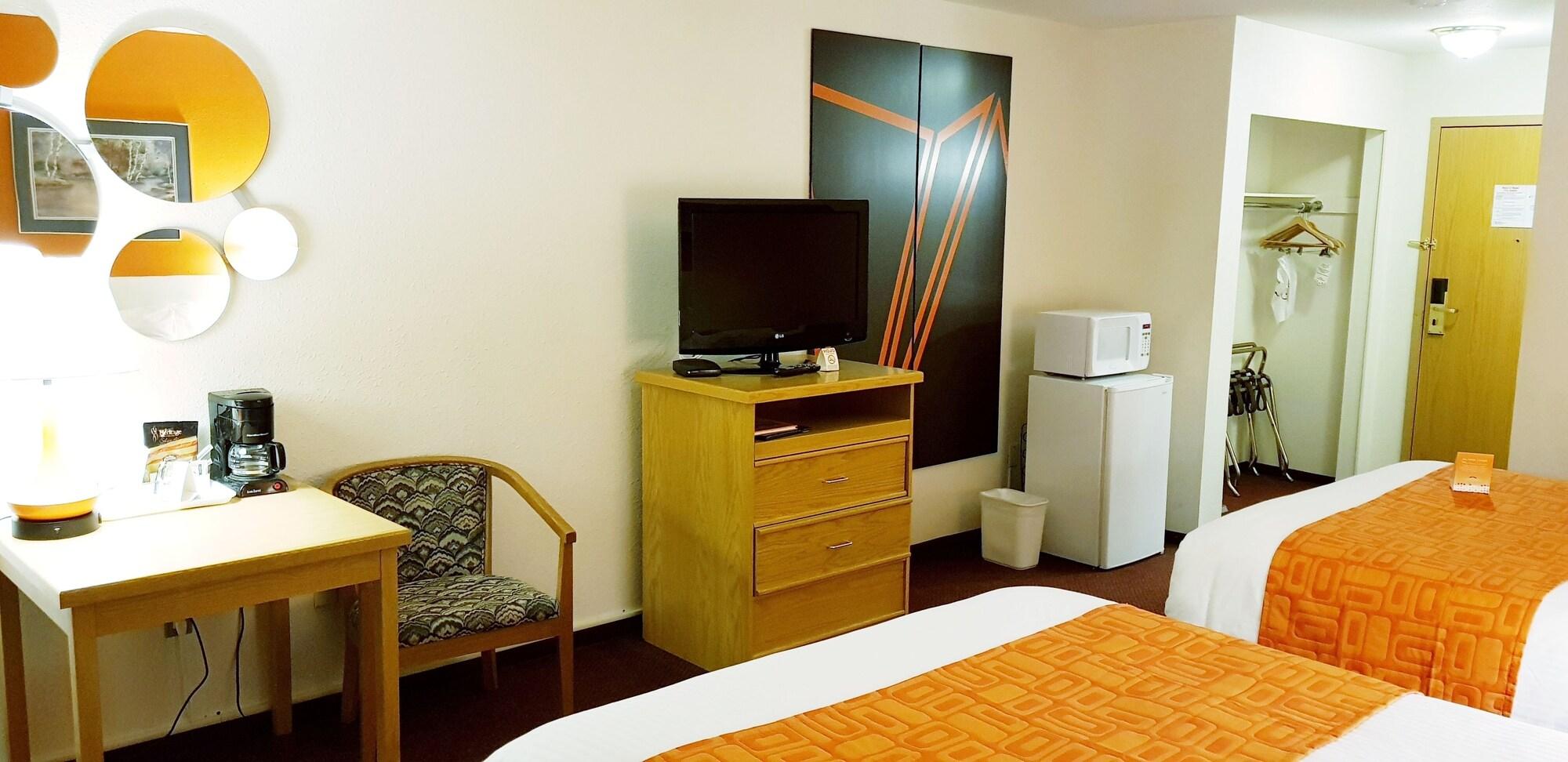 Howard Johnson By Wyndham Fort St. John Bagian luar foto