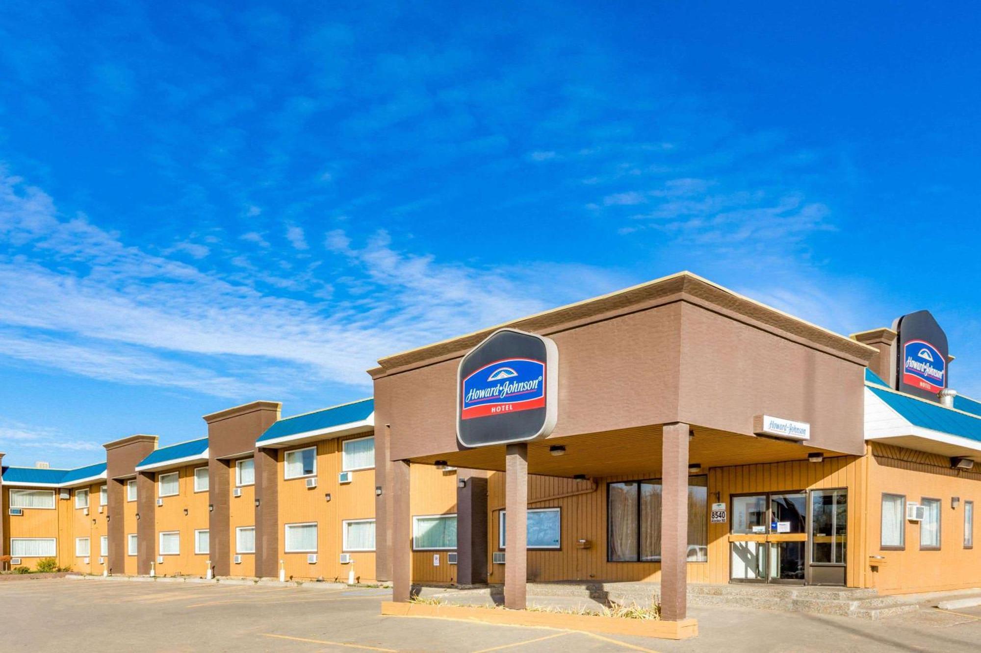 Howard Johnson By Wyndham Fort St. John Bagian luar foto